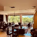 Отель Athina 3*