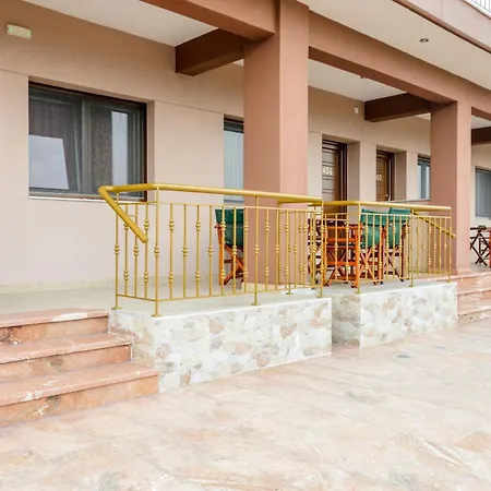Hotell Athina Káto Loutrákion
