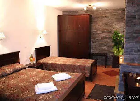 雅典娜酒店 3* Káto Loutrákion