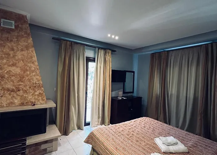 Athina Hotel 3*