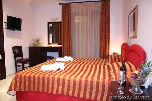 Athina Hotell Káto Loutrákion